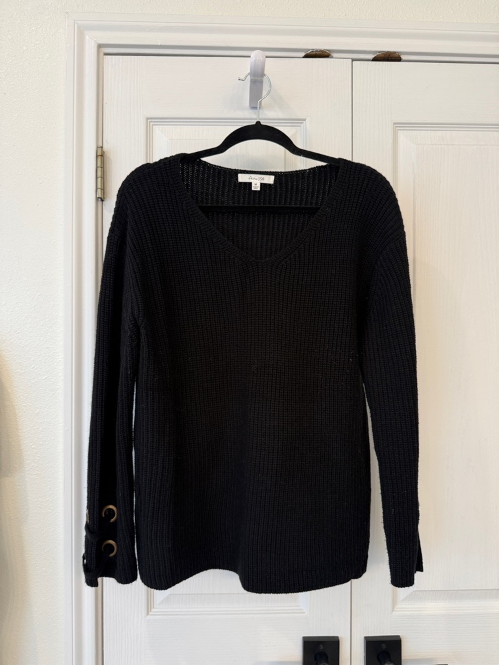 Active USA Black V-Neck Knit Sweater Grommet Sleeve Size M